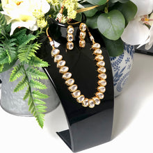 Load image into Gallery viewer, Egg shaped diamond cut original KUNDAN Necklace Set