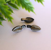 Load image into Gallery viewer, Dual Tone Oxidised Silver/Gold Clip-On Nose pin (pc)