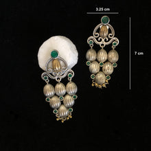 Load image into Gallery viewer, Dual Tone Green Stone Oxidised Earrings pair