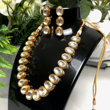 Load image into Gallery viewer, Egg shaped diamond cut original KUNDAN Necklace Set
