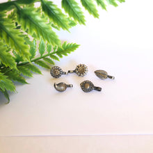 Load image into Gallery viewer, Dual Tone Oxidised Silver/Gold Clip-On Nose pin (pc)
