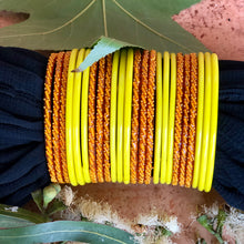 Load image into Gallery viewer, Plain &amp; Dilruba Mixed Glass Bangles 2 Dozen Set

